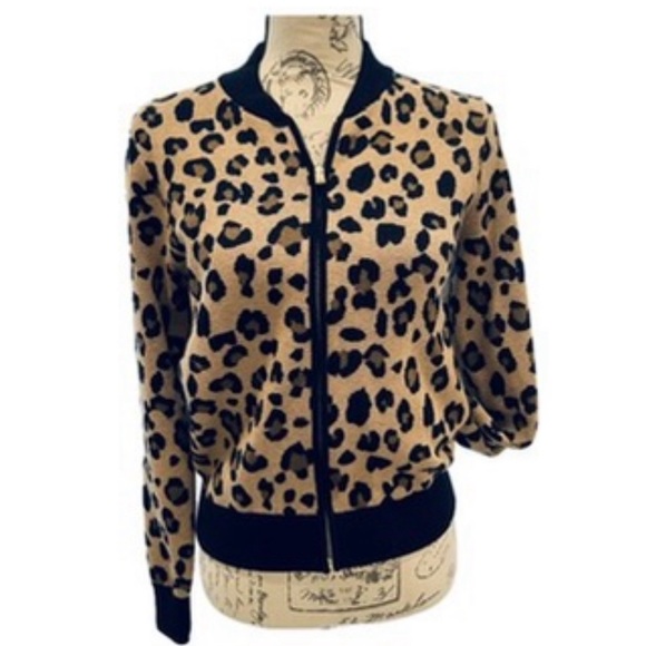 J. Crew Leopard Bomber Sweater
Jacket • X-Small • Full-zip • New - Picture 3 of 6